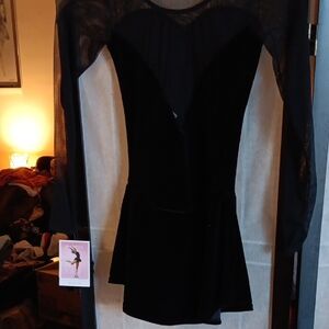 Elegant Black Figure Skating Apparel With Matchingl Scrunchie. Girls 10-12